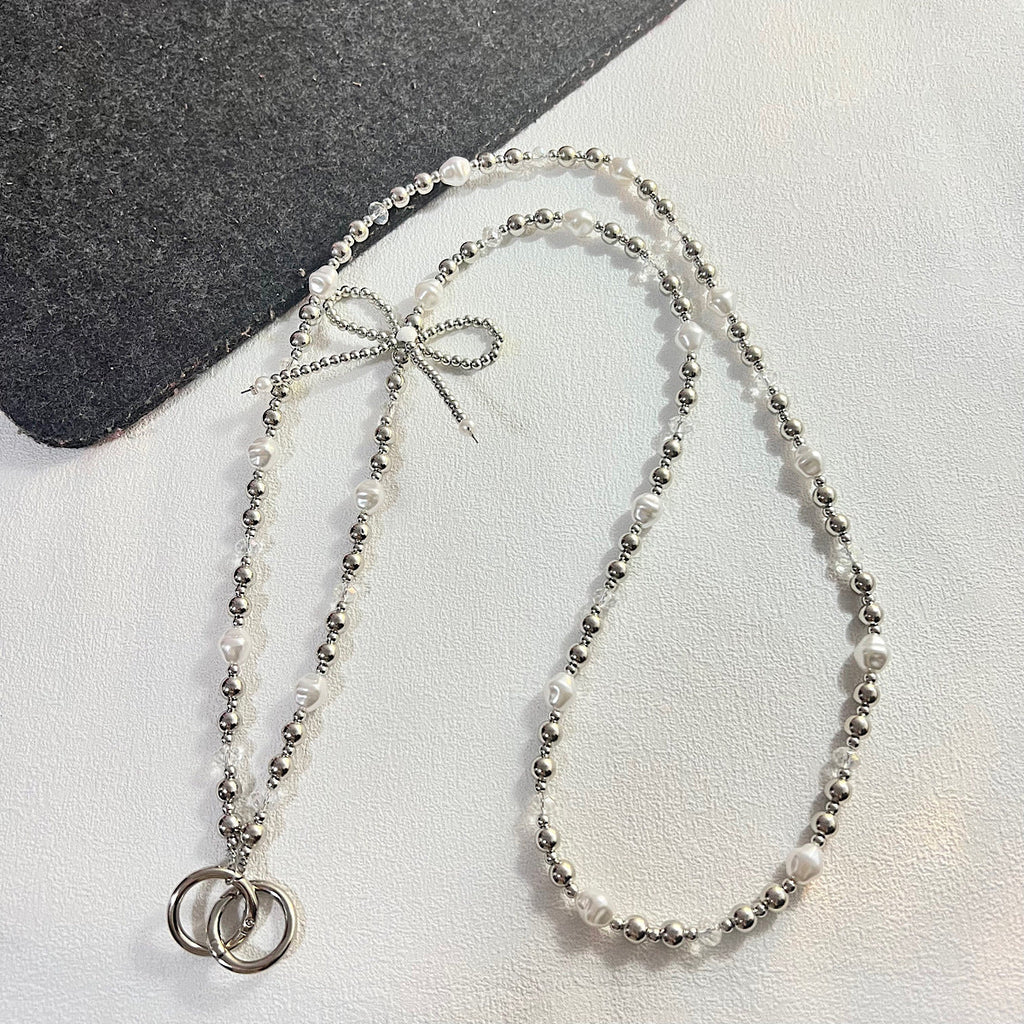 Elegant Pearl and Silver Necklace