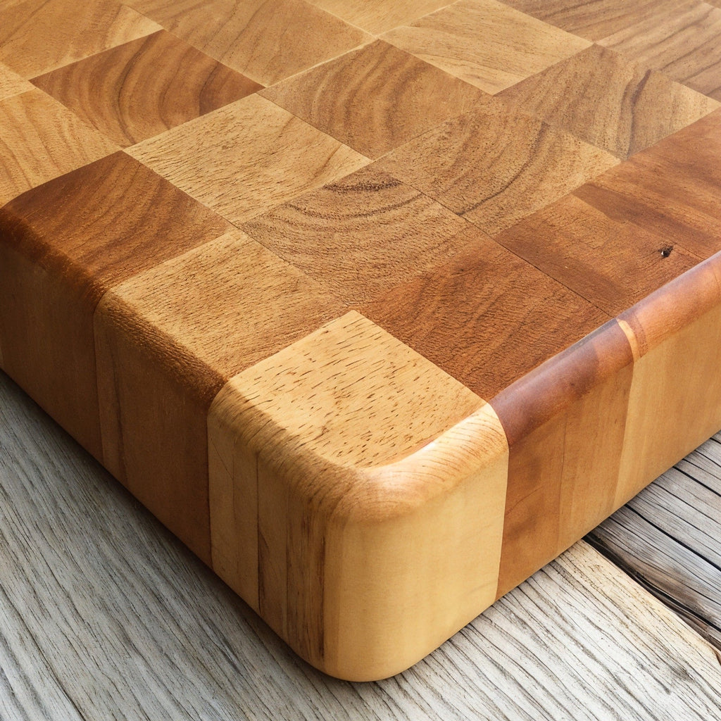 Shopaverly Classic Maple Butcher Block — close-up of the front edge showing thickness and grain