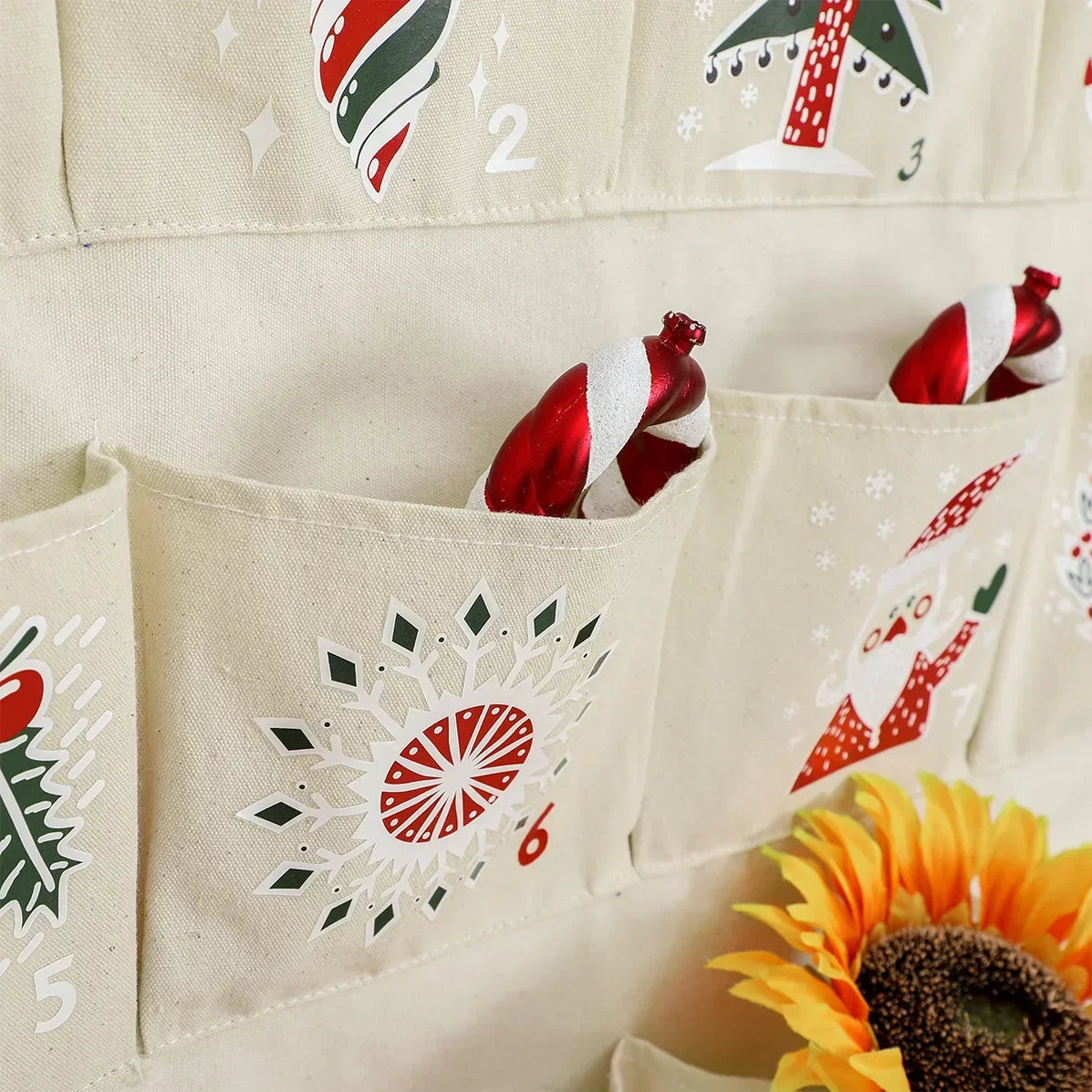 24-Pocket Canvas Advent Calendar for Kids – Hanging Christmas Countdown Decoration in Multicolor