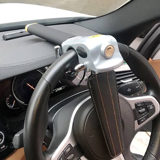 Adjustable Steering Wheel Lock with Triple Locking – Heavy-Duty Theft Prevention