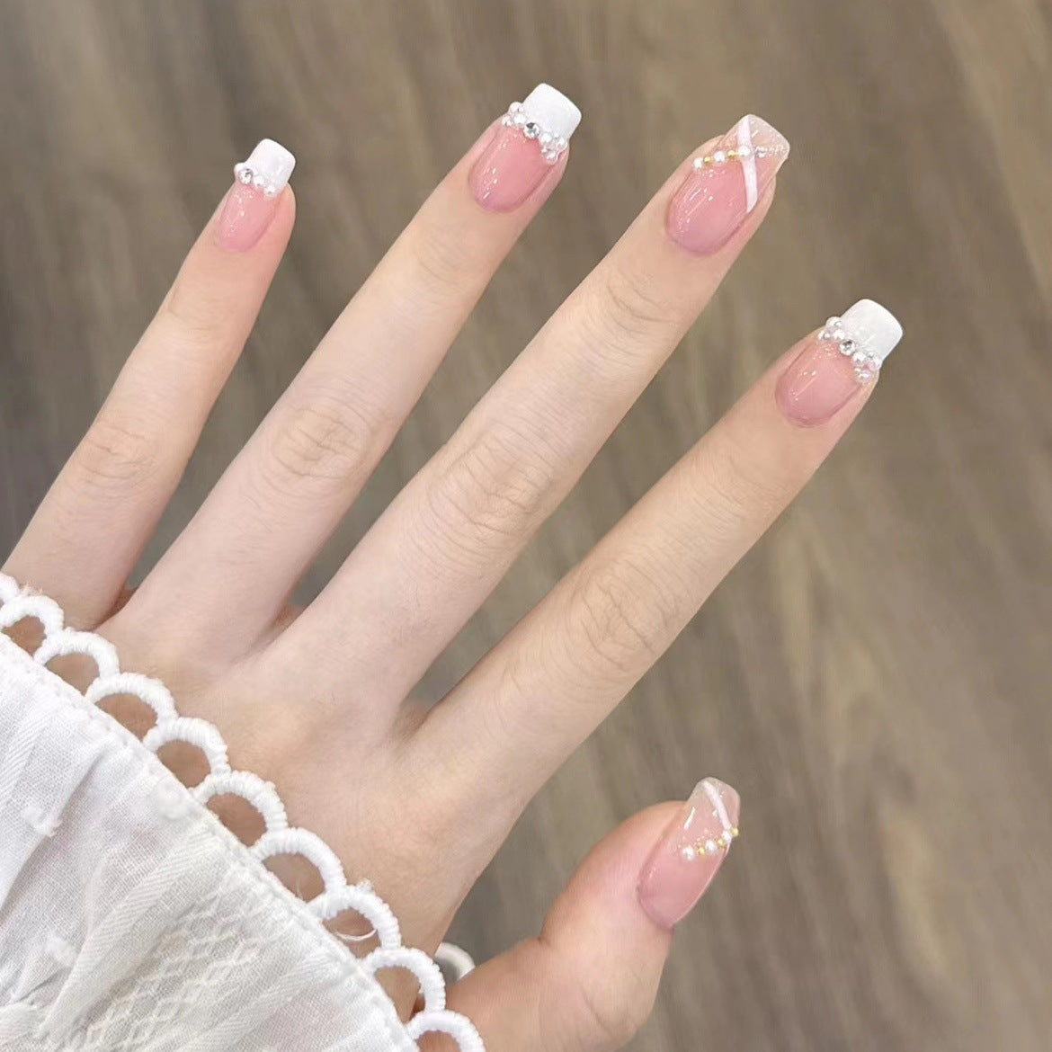 Artistic Flower Design Press-On Nail Extensions