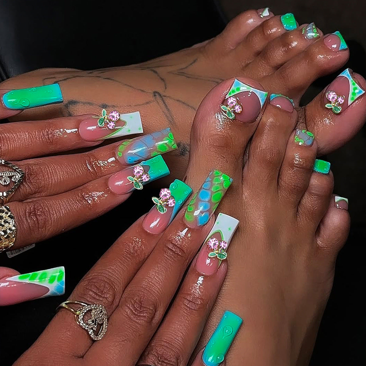 Artistic Glitter Accent Nail Extensions