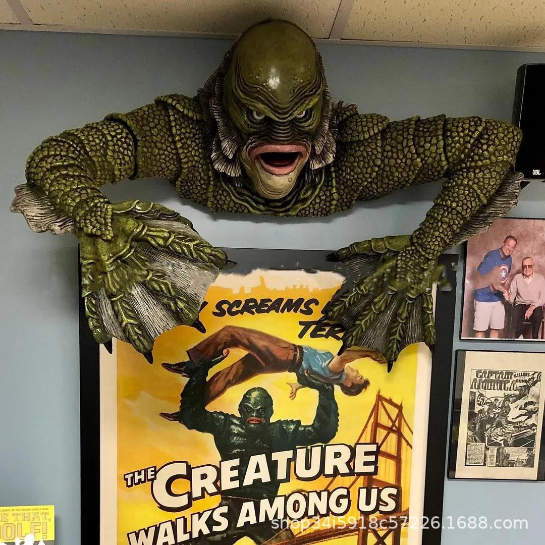 Black Lagoon Creature Grabbing Statue – Outdoor Garden Monster Decoration