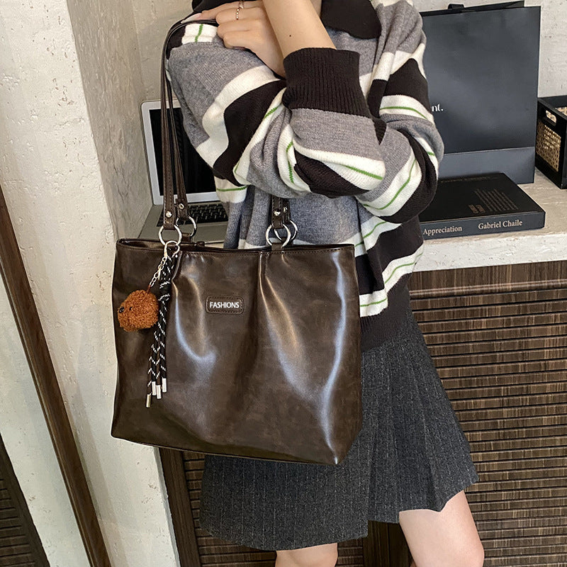 Chic leather handbag