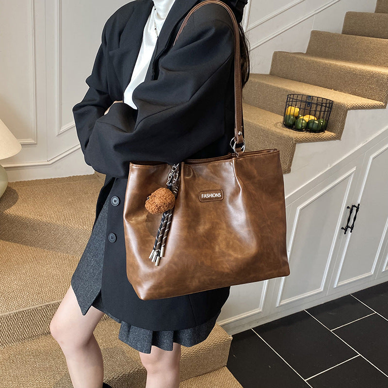 Chic leather handbag