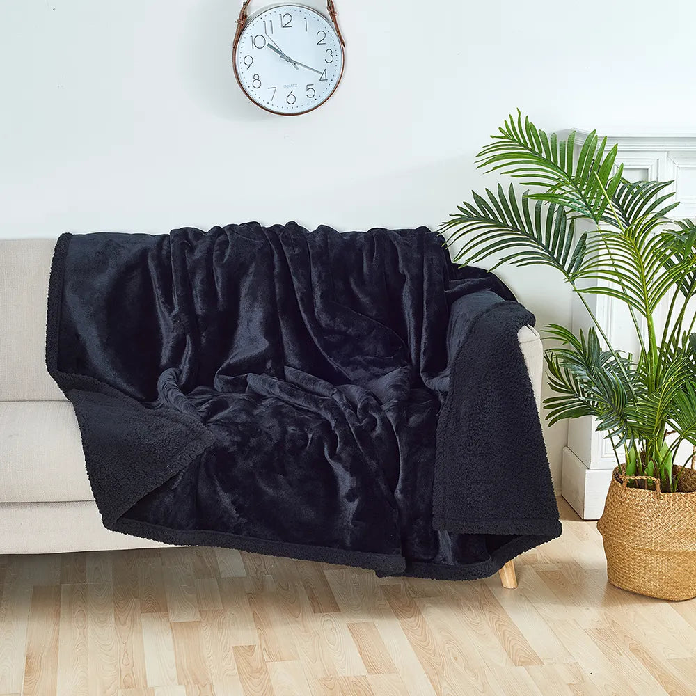 Comfort Blanket – Waterproof & Cozy Furniture Throw