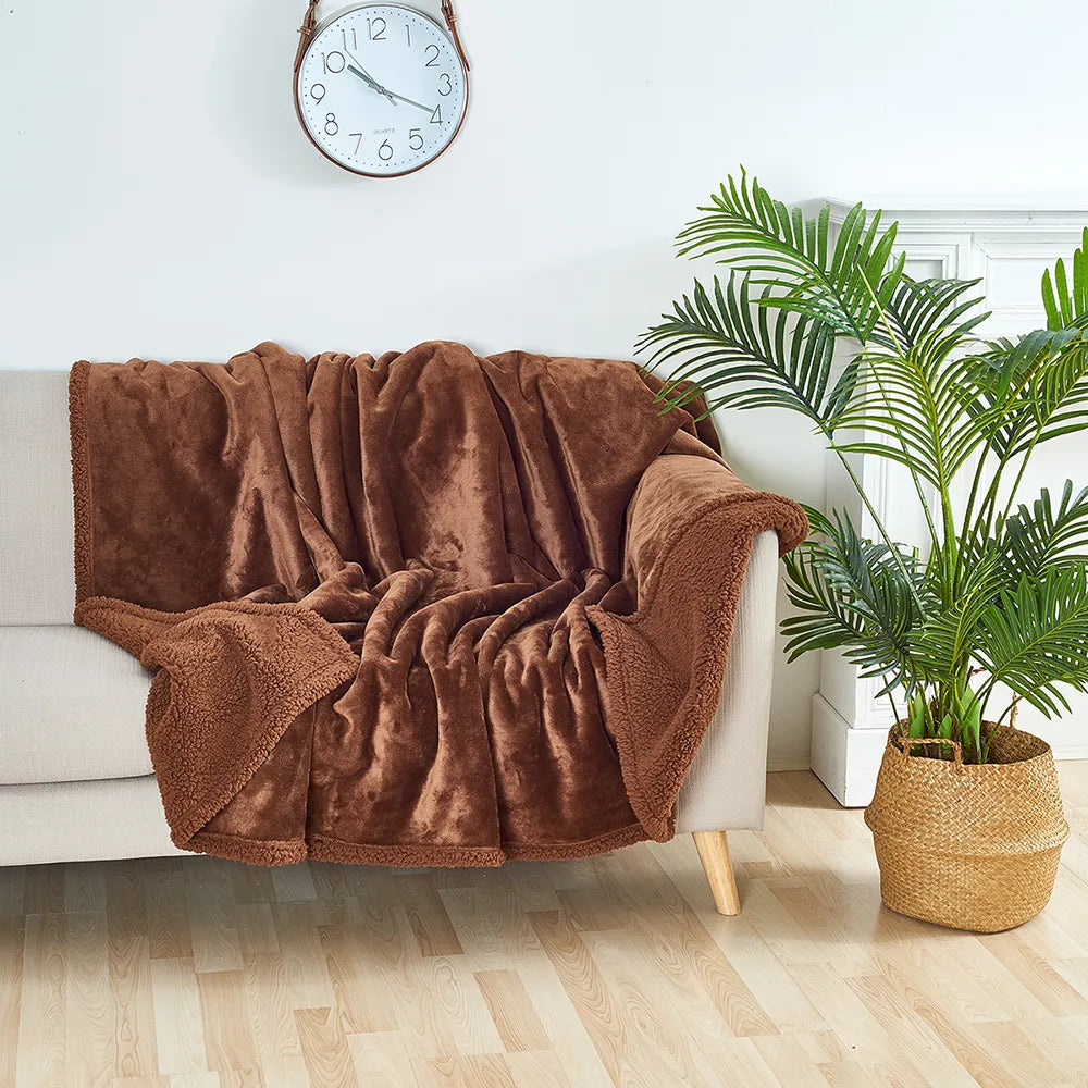 Comfort Blanket – Waterproof & Cozy Furniture Throw