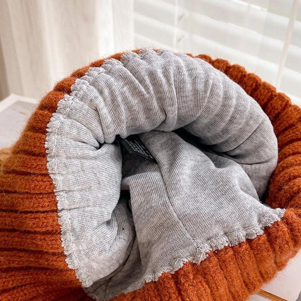 CozyCat Beanie – Trendy Winter Hat with Cat Ears