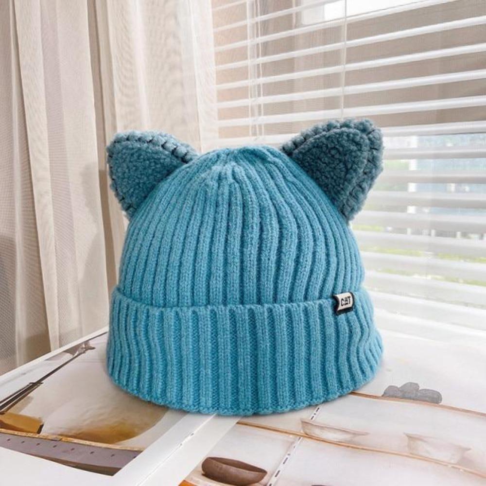 CozyCat Beanie – Trendy Winter Hat with Cat Ears