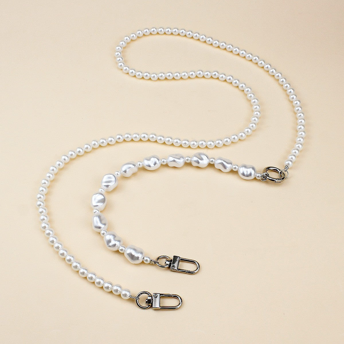 Elegant Pearl and Silver Necklace