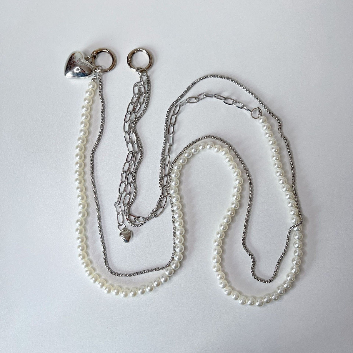Elegant Pearl and Silver Necklace