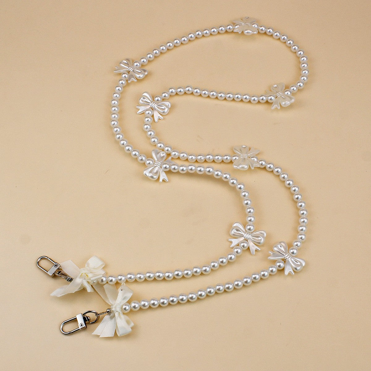 Elegant Pearl and Silver Necklace