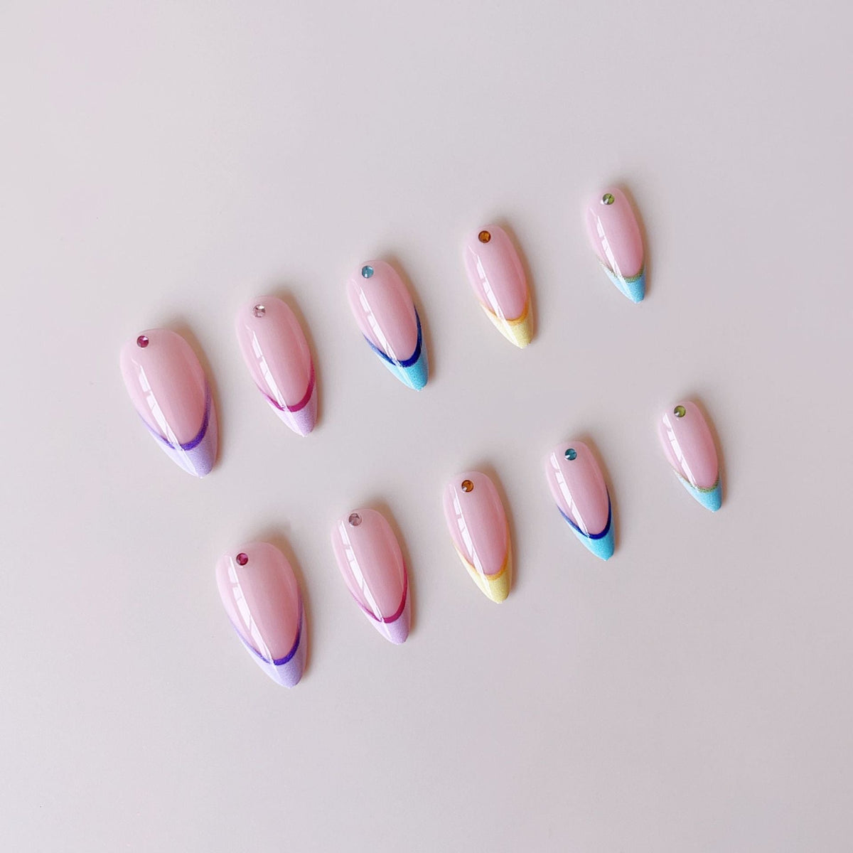 Gradient Press-On Nails with 3D Accents