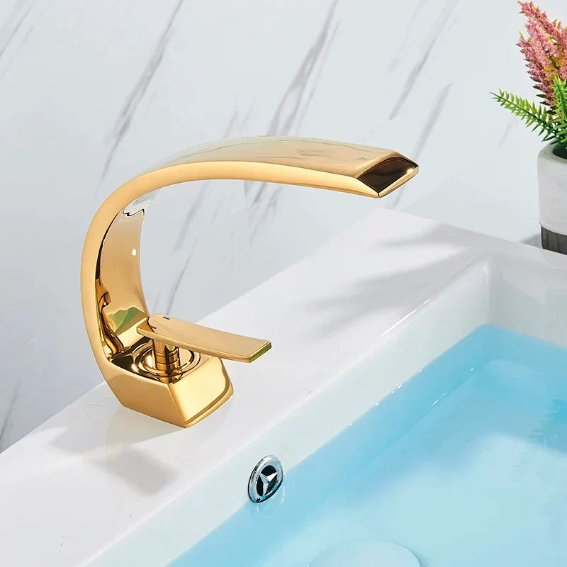 Luxurious Wall-Mounted Bathroom Faucet – Elegant Single-Handle Design