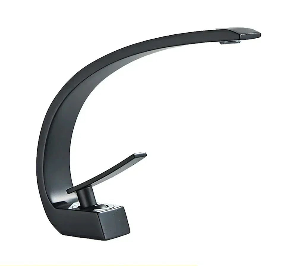 Luxurious Wall-Mounted Bathroom Faucet – Elegant Single-Handle Design