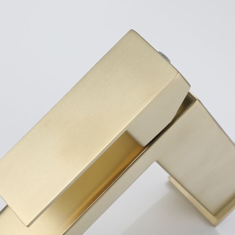 Modern glam single-lever bathroom sink faucet