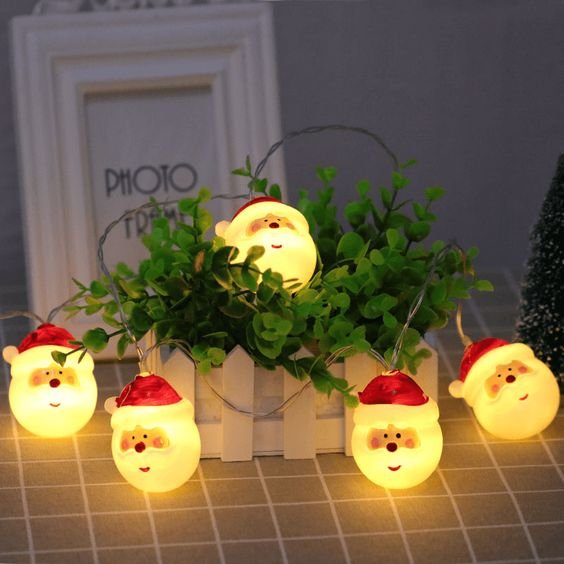 Santa Head String Lights - LED Christmas Decoration for Holidays and Parties