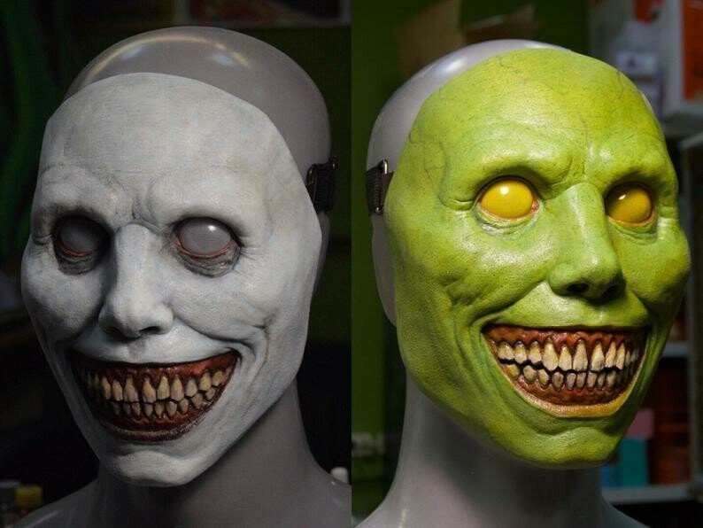 Scary Halloween mask, smiling demon horror mask in latex for adults, creepy mask for parties and cosplay, LED versions t