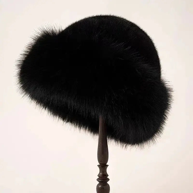 Stylish Winter Hat with Fur Lining
