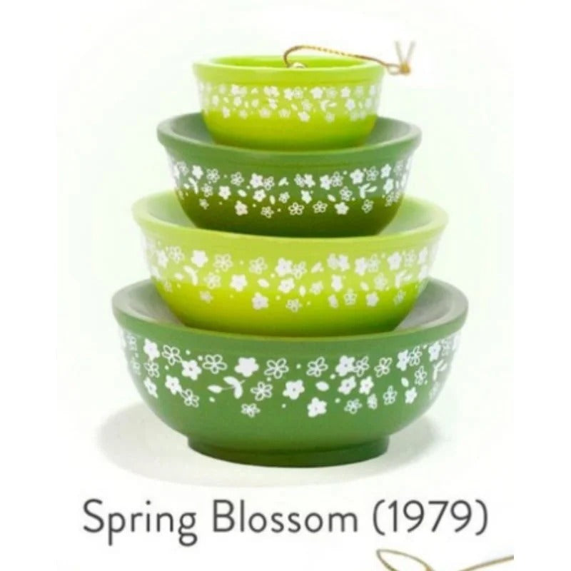Vintage Glass Christmas Tree Ornament – Retro Mixing Bowl Design, 3" x 2.6"