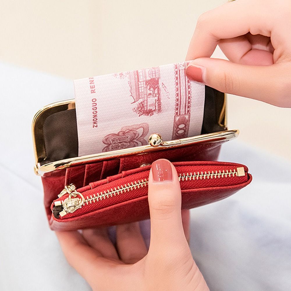 Vintage Leather Wallet with Kiss Lock Closure