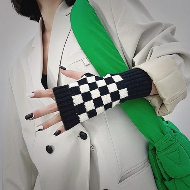 Women's Checkered Winter Gloves – Warm Fingerless Knit Plaid Design