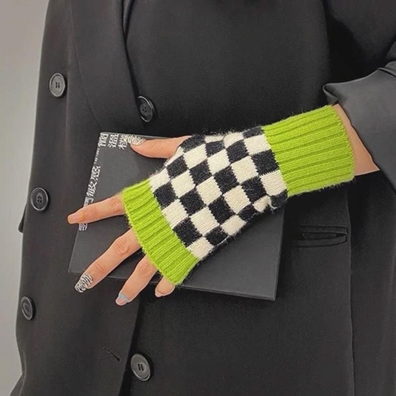 Women's Checkered Winter Gloves – Warm Fingerless Knit Plaid Design