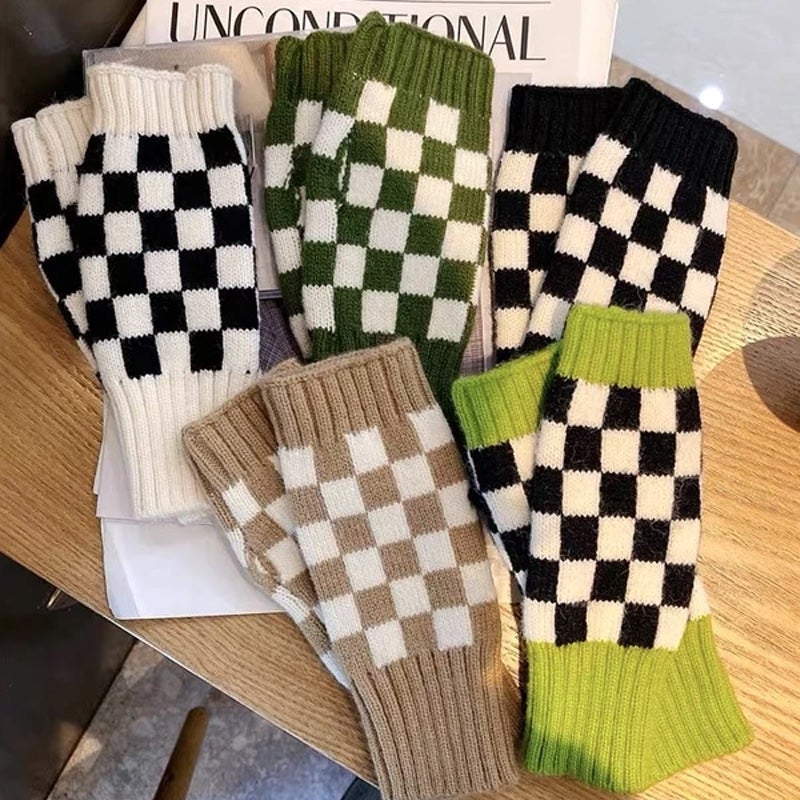 Women's Checkered Winter Gloves – Warm Fingerless Knit Plaid Design
