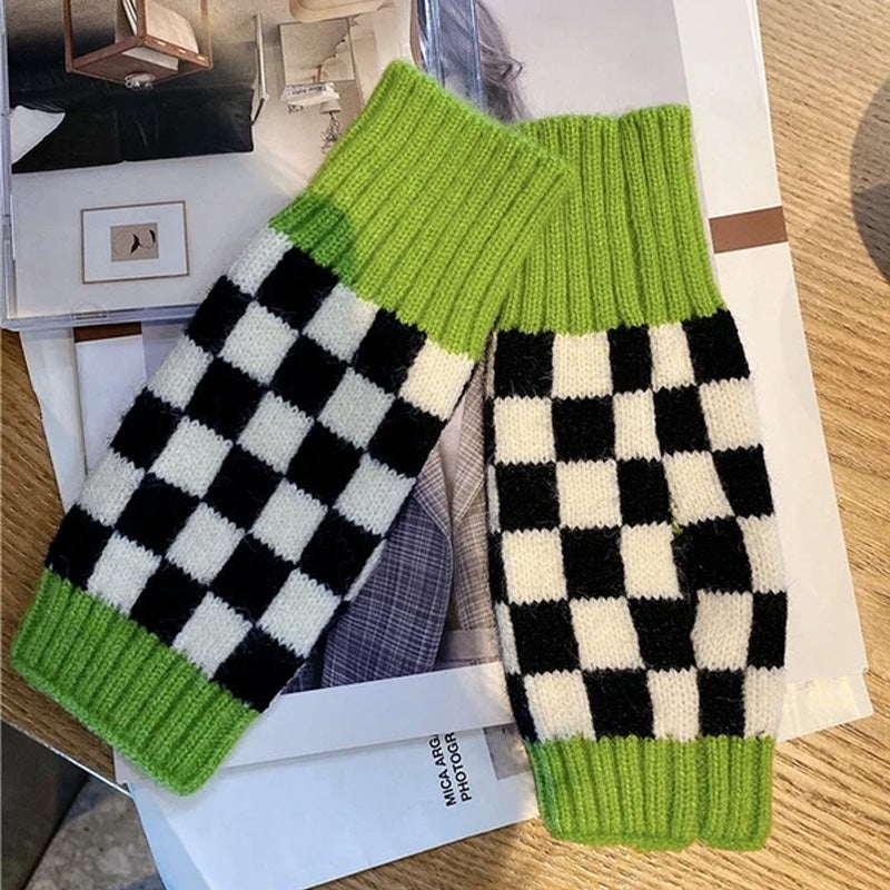 Women's Checkered Winter Gloves – Warm Fingerless Knit Plaid Design