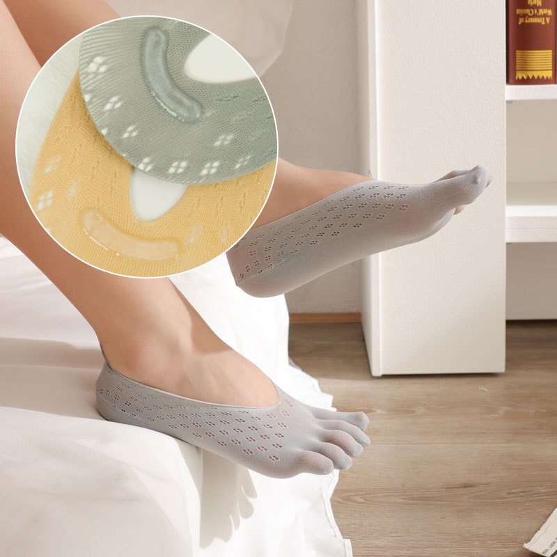 Women's No-Show Toe Separator Socks