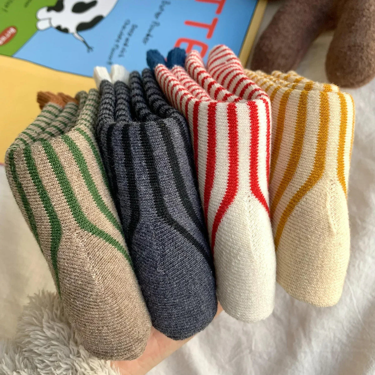 Women's Wool Socks – Thick & Warm Ribbed Design for Fall & Winter
